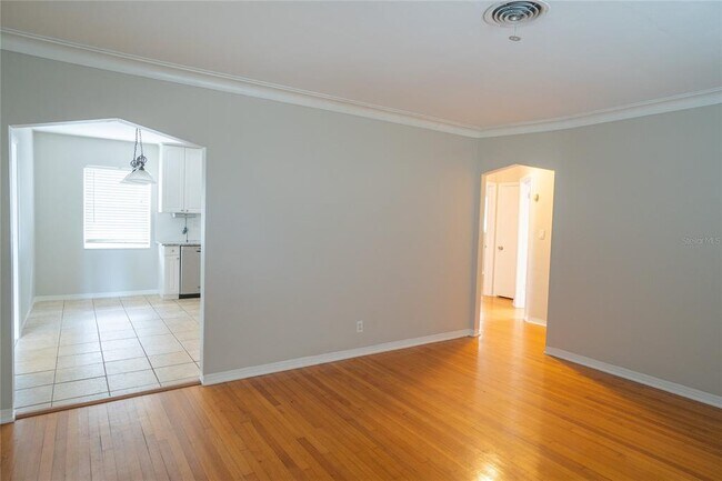 Foto del edificio - 3753 Benson Ave N
