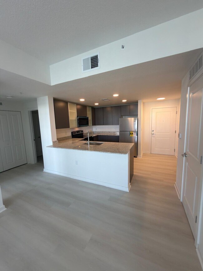 Foto del edificio - 5587 Millenia Blvd