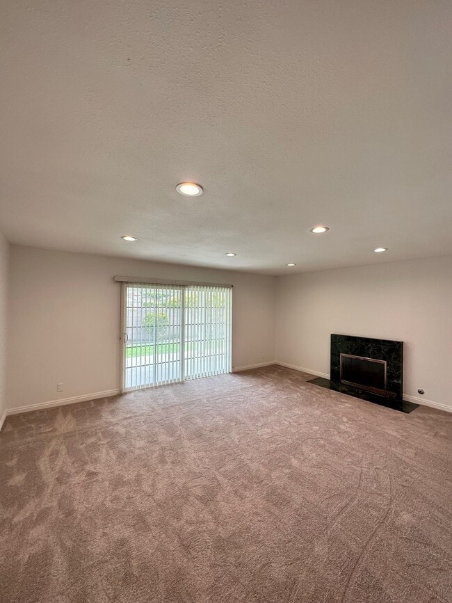 Building Photo - 10474 Crane Cir