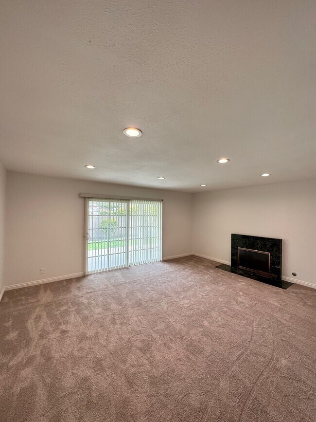 Foto del edificio - 10474 Crane Cir