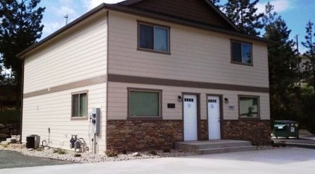 Building Photo - 916-920 West Pirate Lane
