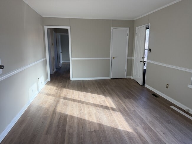 Building Photo - 307 Nancy Dr