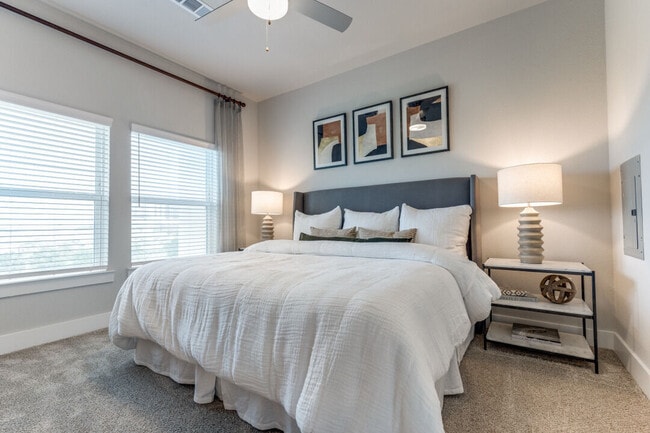 Building Photo - Cove at Galveston Yacht Basin