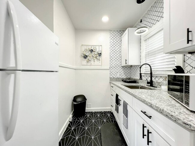 Foto del edificio - 1829 Hollenbeck Dr