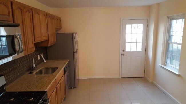 Photo - 533 N 33rd St House