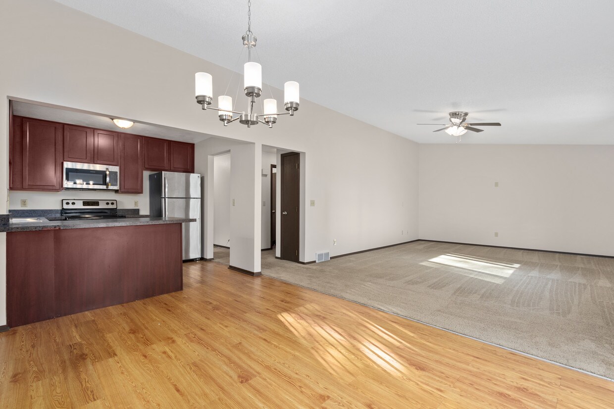 The Nicolet Townhomes Apartments 14101712 S Nicolet Rd Appleton, WI