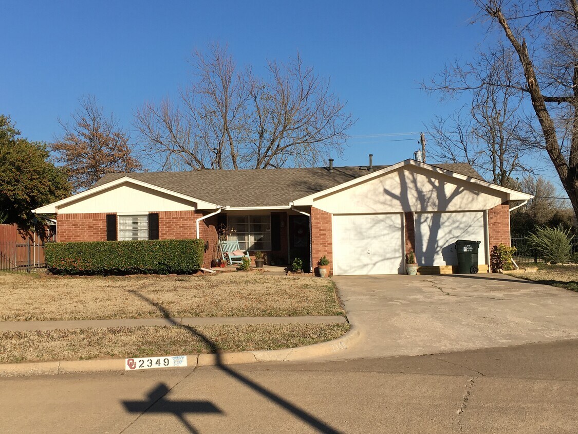 Foto principal - 2349 Houston Avenue