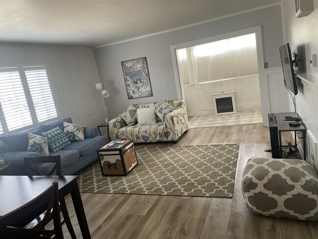 Foto del edificio - 3344 Sandy Way