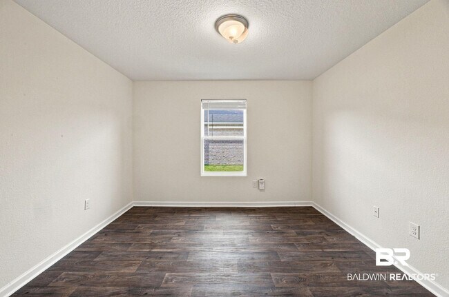 Foto del edificio - 14615 Dayton Cir