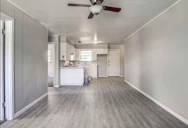 Building Photo - 1916 61st St