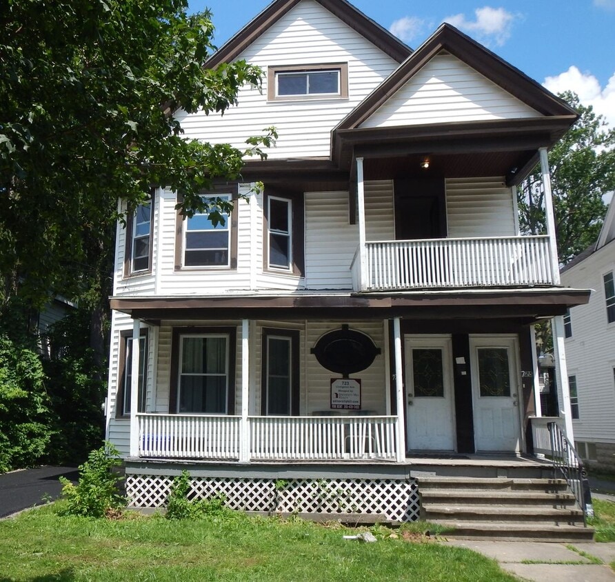 Primary Photo - 3 Bedroom Apartment Close to Campus - 8/1/26