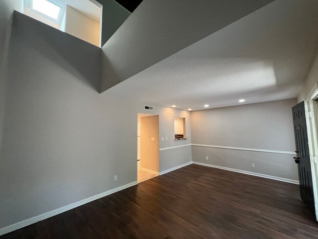 Building Photo - Myrtle Beach - 1 Bedroom / 1 Bath Loft Sty...