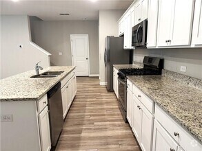 Building Photo - 140 Osprey Overlook Dr