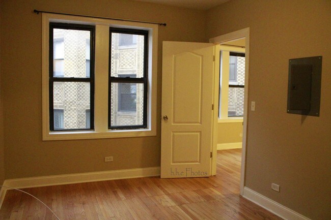 Building Photo - 3731 N Kimball Ave