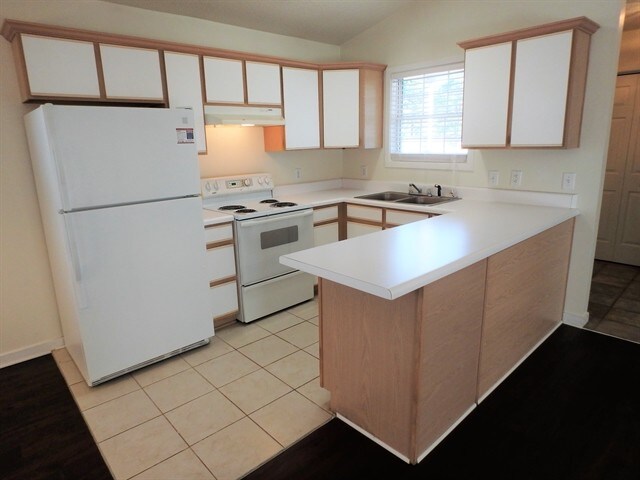 Building Photo - 7529 Foxwerth Dr