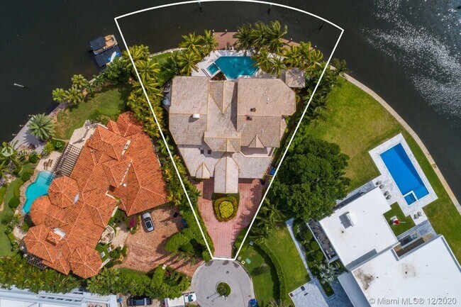 Building Photo - 648 N Island Rd