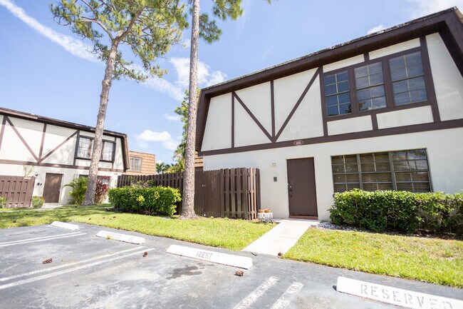 Foto del edificio - 110 Weybridge Cir