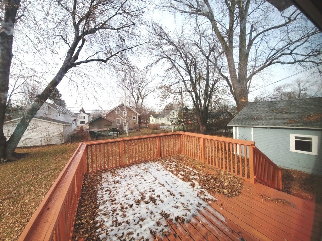 Large deck overlooking private backyard - 376 Sherman Street