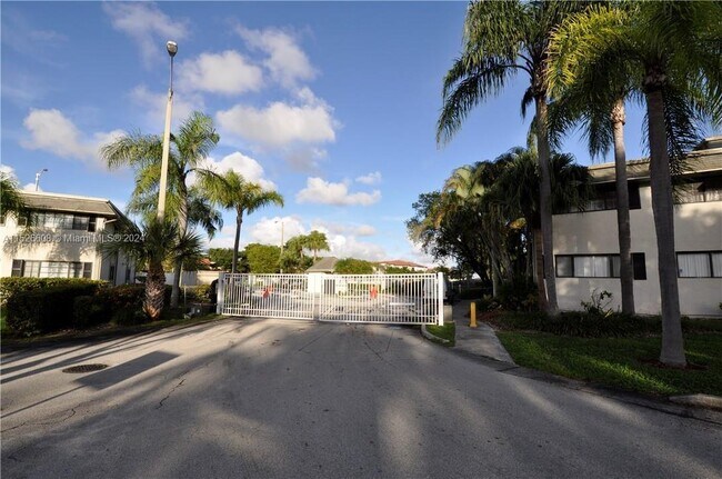 Foto del edificio - 20680 NE 4th Ct