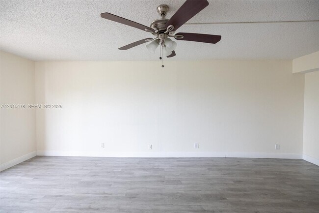 Foto del edificio - 9235 SW 8th St