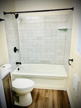 Building Photo - 110 W Willow Dr