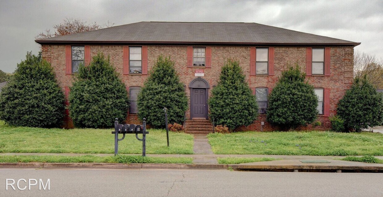 Foto principal - 2602 Wynterhall Rd SE