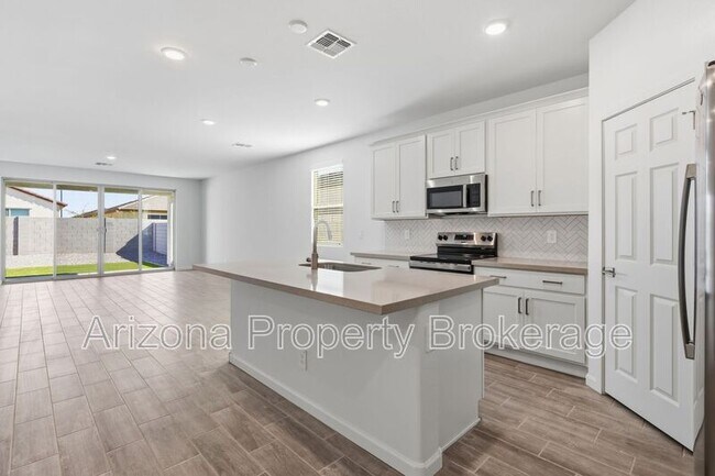 Building Photo - 18252 Avenida De Sol