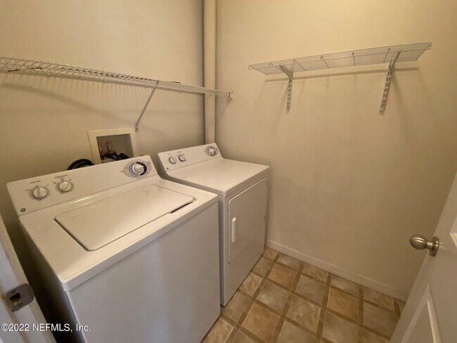 Foto del edificio - 12700 Bartram Park Blvd