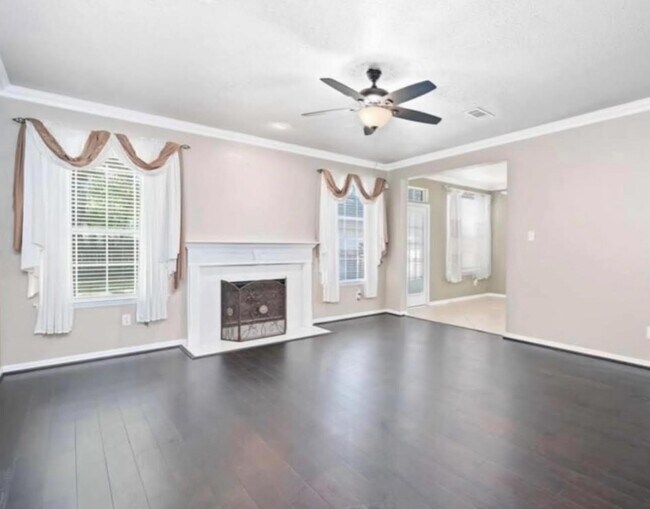 Foto del edificio - 3834 Echo Mountain Dr