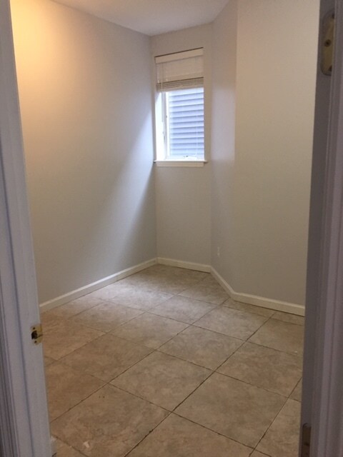 Foto del edificio - 1582 E 22nd St