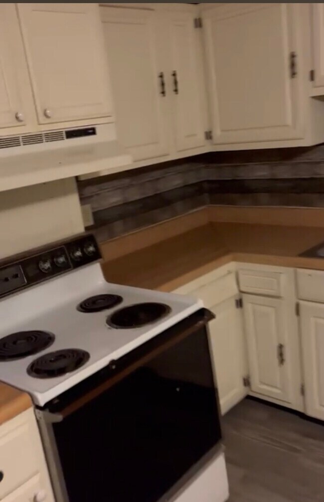 56 North St Unit 1, Ware, MA 01082 Apartments in Ware, MA