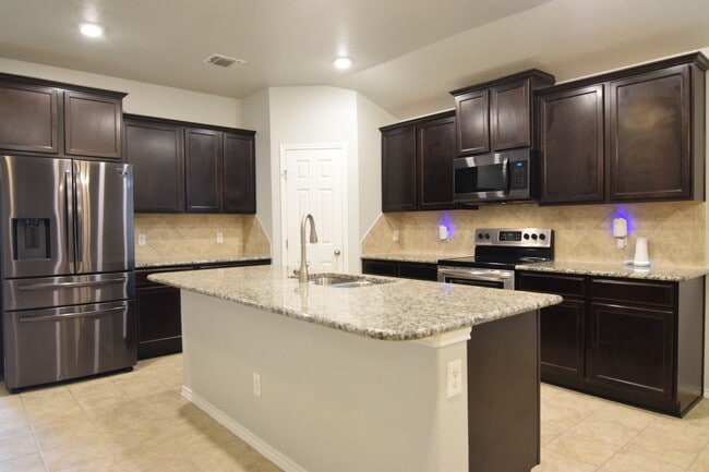 Building Photo - 6425 Ambrose Cir