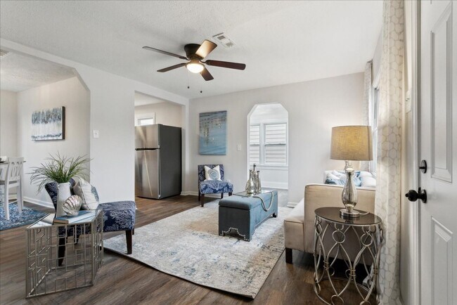 Foto del edificio - Renovated home in Heart of Hampton Roads
