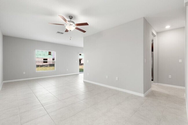Building Photo - LIKE NEW Home For Rent in Touchstone