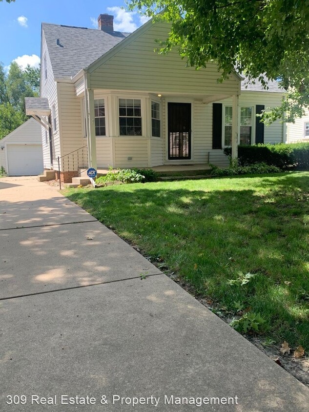 Primary Photo - 4 br, 2 bath House - 1008 E Seneca Pl
