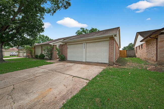 Foto del edificio - 6722 Kearney Dr