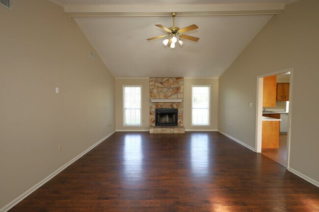 Building Photo - 5067 Pearl Davis Rd