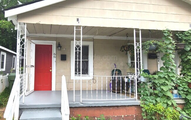 Foto del edificio - 66 Chester Ave SE