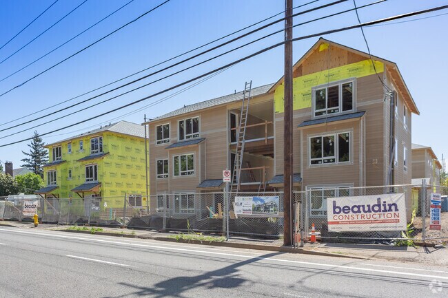 Building Photo - 14708 NE Glisan St