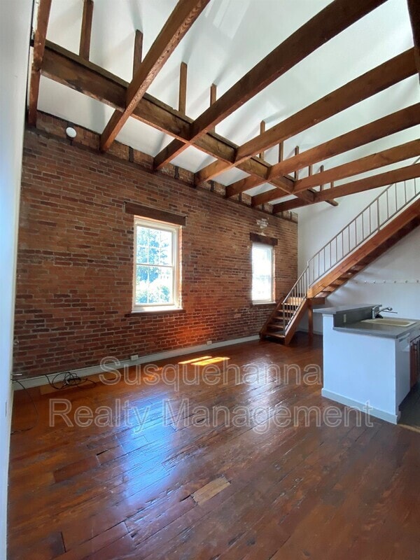 Building Photo - 402 W Frederick St