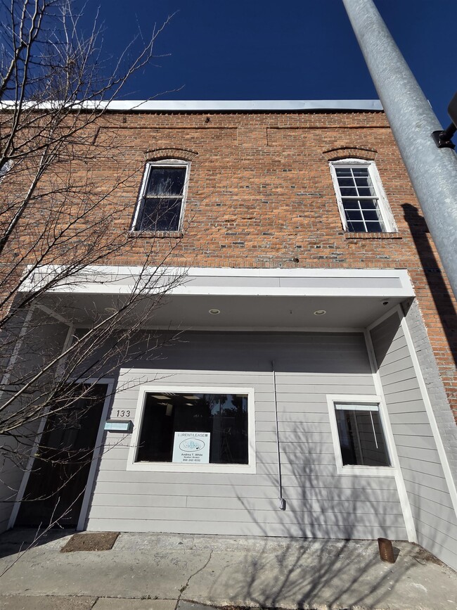 Foto del edificio - 131 N Jefferson St