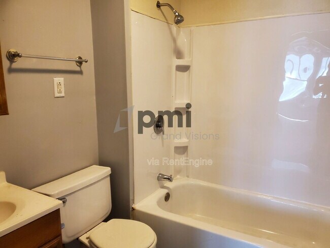 Foto del edificio - 1312 E Olive St