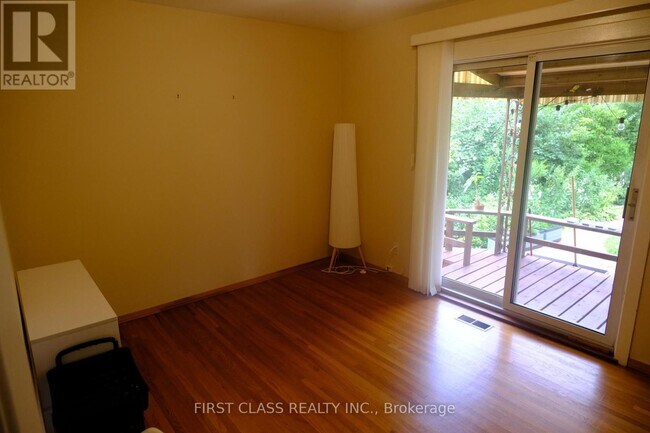 Building Photo - 64 Grove Park Crescent