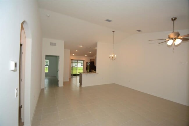 Building Photo - 14 Unimay Ct