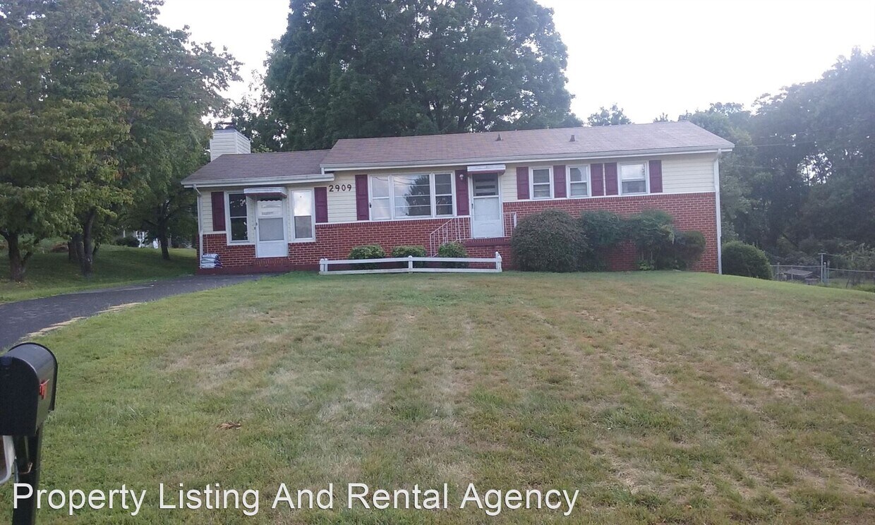 2909 Browns Mill Road Ext, Johnson City, TN 37604 House Rental in