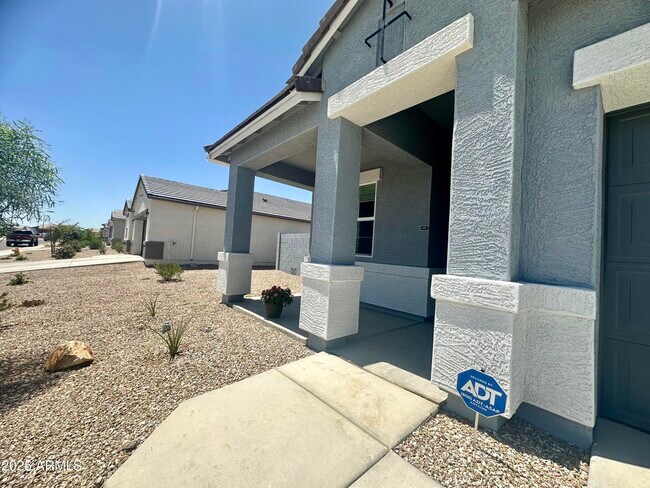 Foto del edificio - 24562 W Raymond St