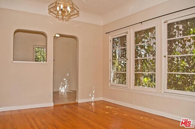 Foto del edificio - 8549 Horner St