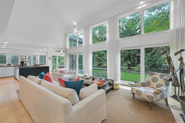 Building Photo - 14 Lamb Ave