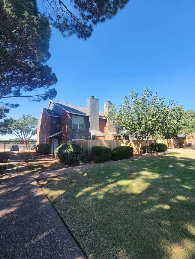 Foto del edificio - 1 bed 1.5 bath at Sagewood Condominiums, 2...