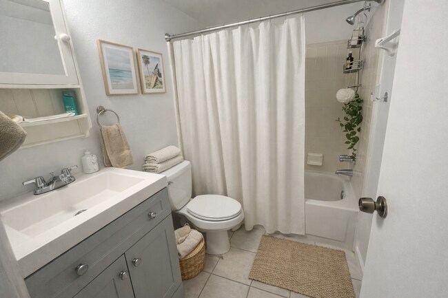 Foto del edificio - True 1 Bedroom Overlooking Doak Campbell